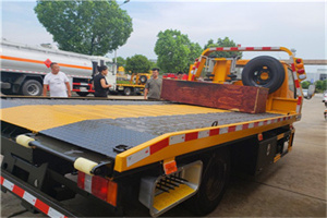 江桥镇附近拖车电话号码服务